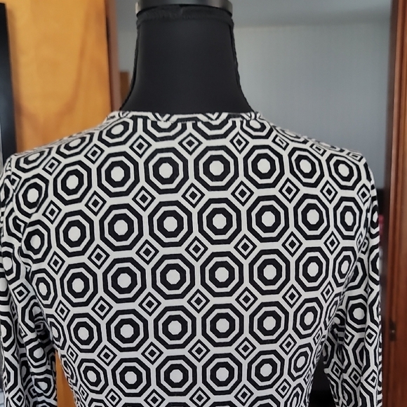 Cynthia Rowley Black and White Wrap Dress with  Long Sleeves - Picture 7 of 11